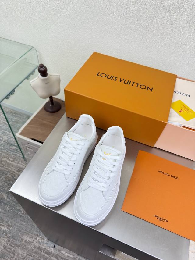 L驴厚底男款 钢印压花系列 DDD L驴超高性价比 包装 DDD 高品质 无瑕疵 3种配色 DDD 白色压花 Logo Lv 打造 DDD 使得 Lv DDD