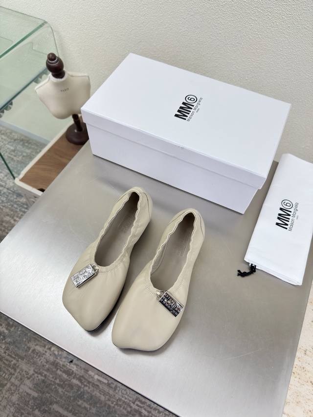 卷蛋鞋 Mm6 超级舒适 DDD 平底 1Cm DDD 米色 小羊皮 DDD 内里 小羊皮 DDD Maisonmargiela DDD 马吉拉 Mm6 DDD