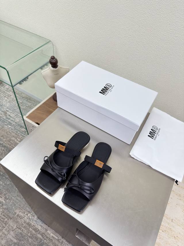 Mm6 松紧玛丽珍 拖鞋 DDD 平底 1Cm DDD 黑色牛皮 DDD 内里 孟加拉牛皮里 DDD Maisonmargiela DDD 马吉拉 Mm6 DD