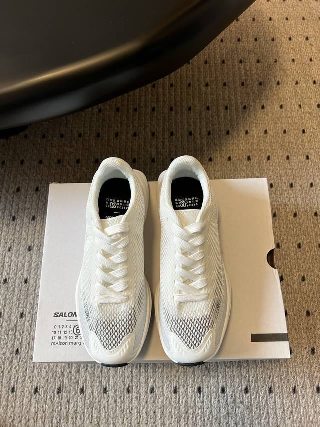 Mm6 X Salomon萨洛蒙 跑步鞋 全新鞋子特价清货不退不换先报先得 剩余码数：35 2 36 2 38 10 40 5 DDD