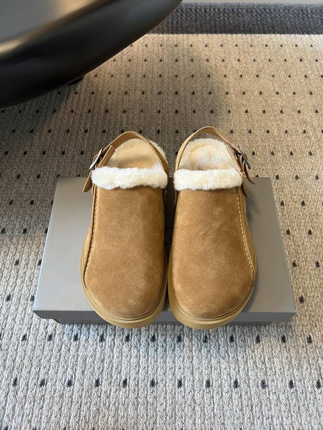 Ugg 羊毛穆勒鞋 全新鞋子特价清货不退不换先报先得 剩余码数:35 5。36 15 37 15 38 7 40 2 DDD Ugg 羊毛穆勒鞋 全新鞋子特价清货不退不换先报先得 剩余码数:35 5。36 15 37 15 38 7 40 2 DDD