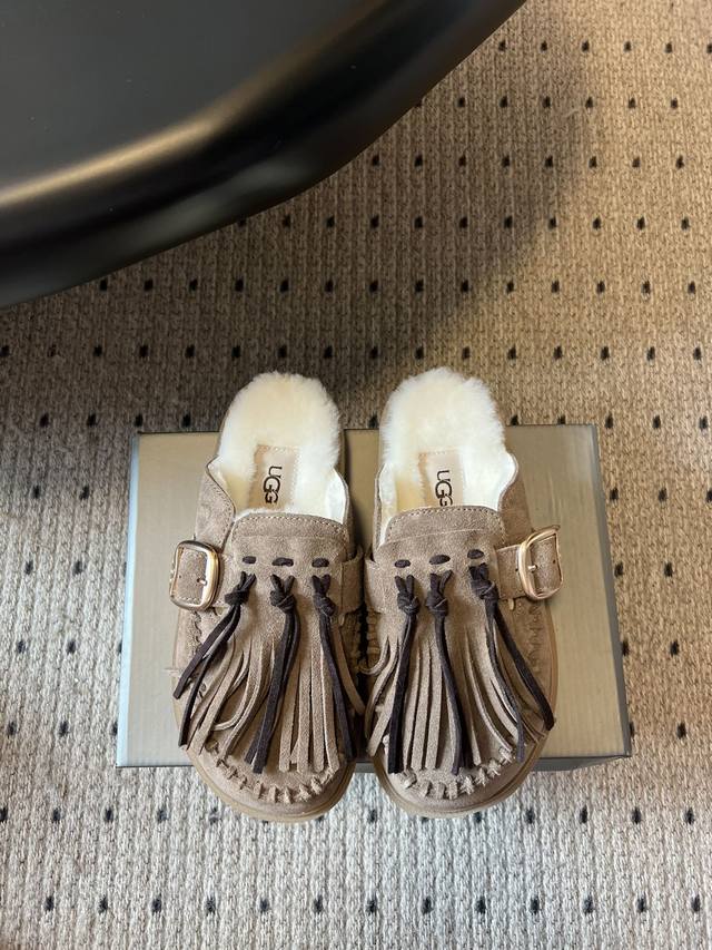 Ugg 全新鞋子特价清货不退不换先报先得 剩余码数：35 4 36 9 37 3。38 4 39 2 40 2 DDD