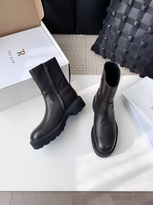 The Row 短靴 全新鞋子特价清货不退不换先报先得 剩余码数：35 6 36 9。38 6 39 4 DDD