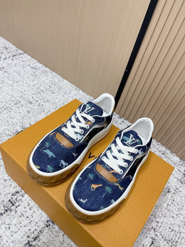 升级版： DDD Lv路易威登 驴牌 情侣款最新走秀款Tilted系列 厚底 休闲 运动鞋 DDD 原版购入开发 做货 走秀款Tilted 运动鞋 大放异彩 采