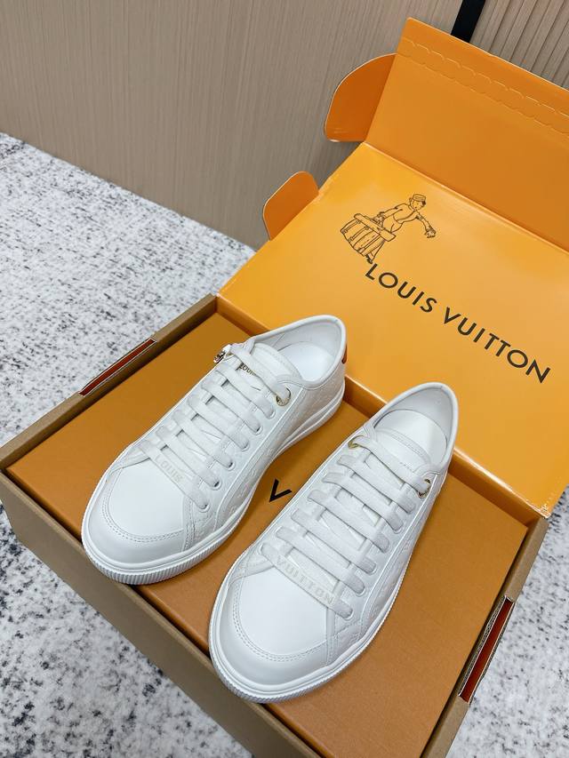 顶级版本： DDD Lv 26C New Arrival～ DDD 一上市就熱銷爆賣新鞋款 Lagoon Sneaker DDD 採用Monogram牛仔布製作
