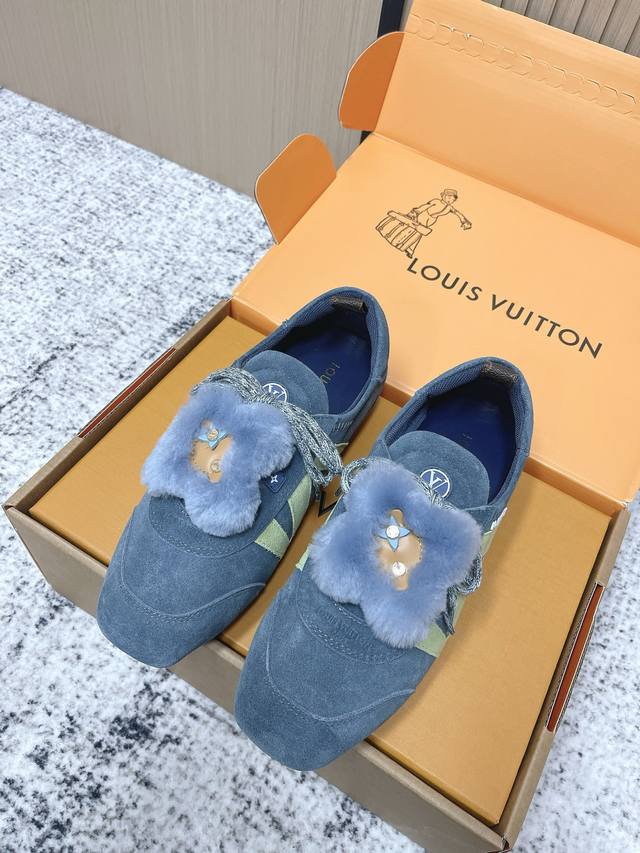 顶级版本： DDD Louis Vuitton Sneakerina系列芭蕾舞鞋 德训鞋 平底鞋休闲鞋 DDD 本款 Lv Sneakerina 芭蕾运动鞋以柔