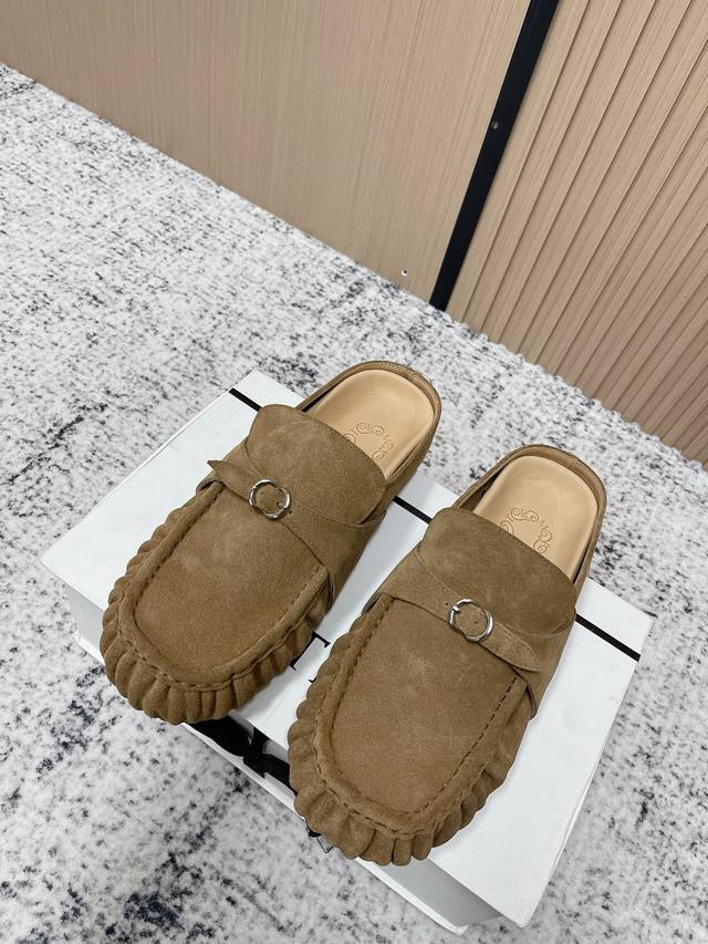 顶级版本: DDD Cotemp 平底褶皱 穆勒 半拖鞋 乐福鞋 休闲鞋 DDD 采用穆勒半拖+豆豆鞋的结合款型,一脚蹬穿脱便捷,兼具休闲与时尚感;鞋头为改良后 顶级版本: DDD Cotemp 平底褶皱 穆勒 半拖鞋 乐福鞋 休闲鞋 DDD 采用穆勒半拖+豆豆鞋的结合款型,一脚蹬穿脱便捷,兼具休闲与时尚感;鞋头为改良后