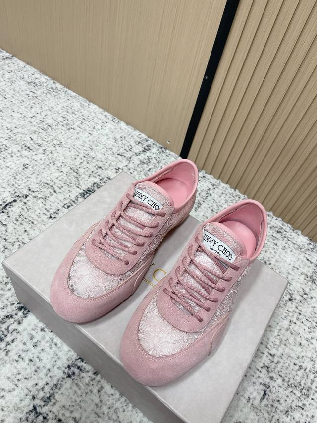 顶级版本: DDD Jimmychoo吉米周2026Vs早春最新休闲爆款系列 DDD 新款上架这款平底在欧美街拍中出境率超高,Ins也是火了一把,调鞋楦都调了一 顶级版本: DDD Jimmychoo吉米周2026Vs早春最新休闲爆款系列 DDD 新款上架这款平底在欧美街拍中出境率超高,Ins也是火了一把,调鞋楦都调了一