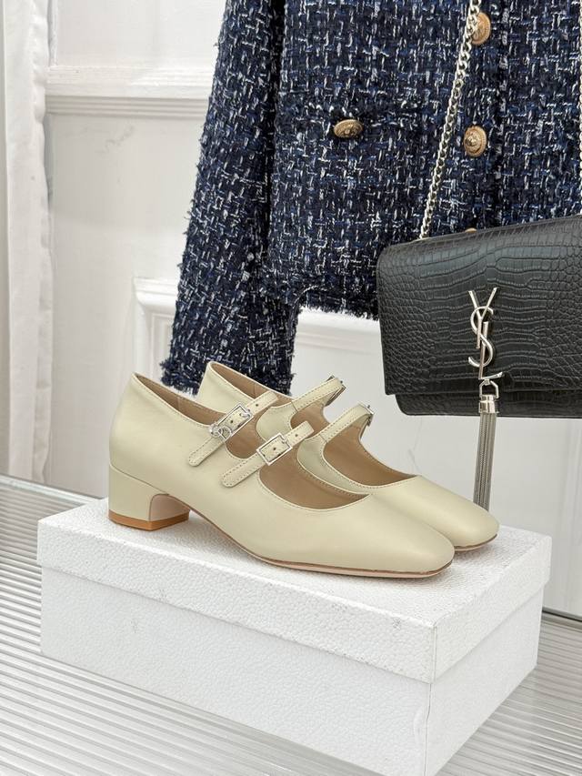 厂价 DDD Dior 迪奥26Wf新品双带粗跟 DDD 玛丽珍鞋 DDD 溯源品牌1950年代经典基因 DDD 以现代审美重构复古摩登。 DDD 金属搭扣尽显
