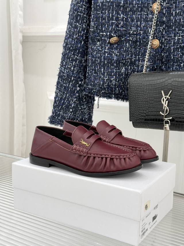 厂价 配原版飞机盒 DDD Saint Lauren*Ysl圣罗兰25Wf新品 DDD Ysl小Logo踩跟乐福鞋 DDD 标志性的小Logo是这双鞋的灵魂所在 厂价 配原版飞机盒 DDD Saint Lauren*Ysl圣罗兰25Wf新品 DDD Ysl小Logo踩跟乐福鞋 DDD 标志性的小Logo是这双鞋的灵魂所在