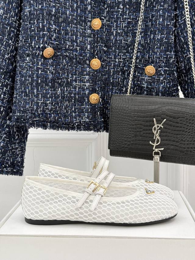 下单注明：原版飞机盒10 DDD 顶板 DDD Prada 普拉达经典网面玛丽珍鞋 DDD 简约主义风格 简单高级 DDD 三角标点缀 轻松Get时髦气息 DD