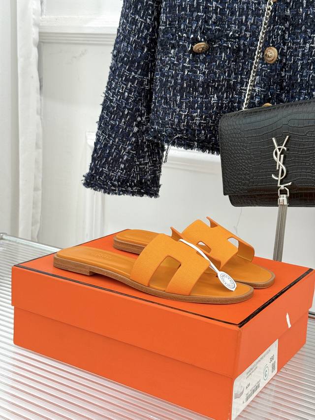 顶版 配原版飞机盒 DDD HermèS 爱马仕万年经典平底粗跟H拖 DDD 将简约美学与极致工艺完美融合。 DDD 平底款式 回归舒适本真 贴合足底曲线 DD