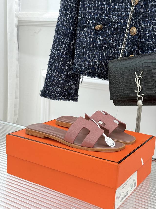 顶版 配原版飞机盒 DDD HermèS 爱马仕万年经典平底粗跟H拖 DDD 将简约美学与极致工艺完美融合。 DDD 平底款式 回归舒适本真 贴合足底曲线 DD