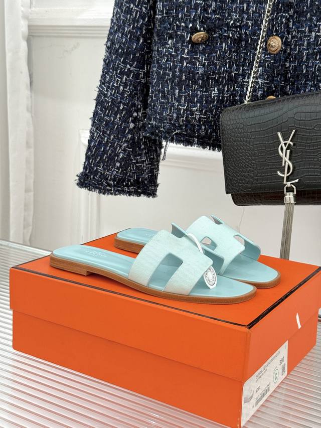 顶版 配原版飞机盒 DDD HermèS 爱马仕万年经典平底粗跟H拖 DDD 将简约美学与极致工艺完美融合。 DDD 平底款式 回归舒适本真 贴合足底曲线 DD