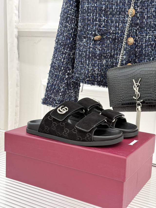 厂价 DDD Gucci 古驰经典春夏新品 DDD 双G扣沙滩魔术贴拖鞋 DDD 夏天必备懒人福音鞋 谁穿谁美！ DDD 很轻盈上脚意外的舒适 还不挑脚型 DD