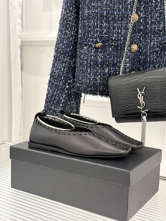 厂价 DDD Jil Sander 吉尔桑达经典脚环编织 DDD 方头平底女巫芭蕾舞玛丽珍鞋 DDD 以“少即是多”的品牌哲思为骨 DDD 将复古与女巫鞋的不羁