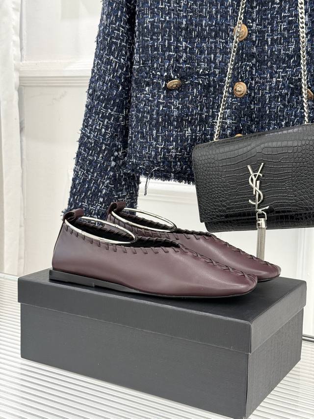 厂价 DDD Jil Sander 吉尔桑达经典脚环编织 DDD 方头平底女巫芭蕾舞玛丽珍鞋 DDD 以“少即是多”的品牌哲思为骨 DDD 将复古与女巫鞋的不羁