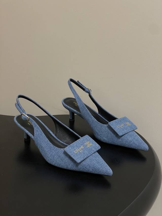 DDD 26Fw春夏新款Celine 赛琳 思琳凯旋门小猫跟名片鞋方扣后空凉鞋 DDD 质感巨高级！鞋头那块“金属铭牌”设计绝了，既有品牌辨识度，又把法式慵懒和