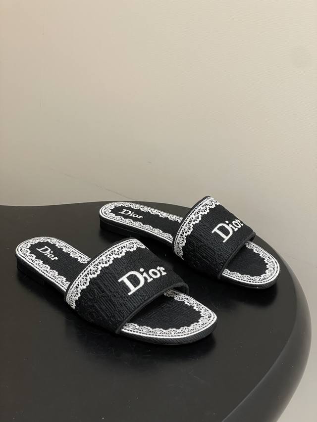 DDD 26Ss春夏新款Dior 迪奥Dway Cd字母蕾丝刺绣平底凉拖鞋 棉质刺绣面料 经典字母立体刺绣拖鞋 DDD Dior 2026春夏系列拖鞋，牛仔蓝O