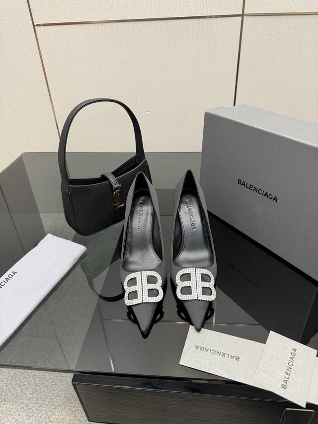 顶级品质 DDD Balenciaga Ss25 New Arrival～ DDD 巴黎世家春夏新款尖头高跟鞋 DDD 上脚非常修饰脚型，尽显高级优雅气质！ D