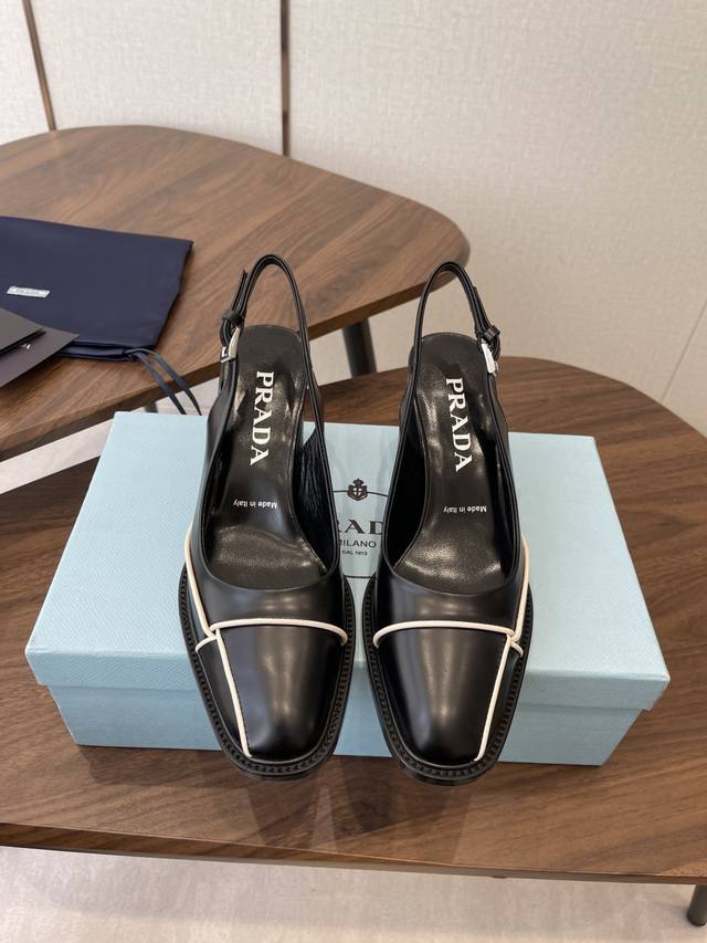 后空 单鞋Prada普拉达2026Vs早春走秀爆款时装单鞋系列 DDD Prada春夏T台走秀网红同款＂造梦不夜城＂，Prada能在重要场合上用得上了，小清新风