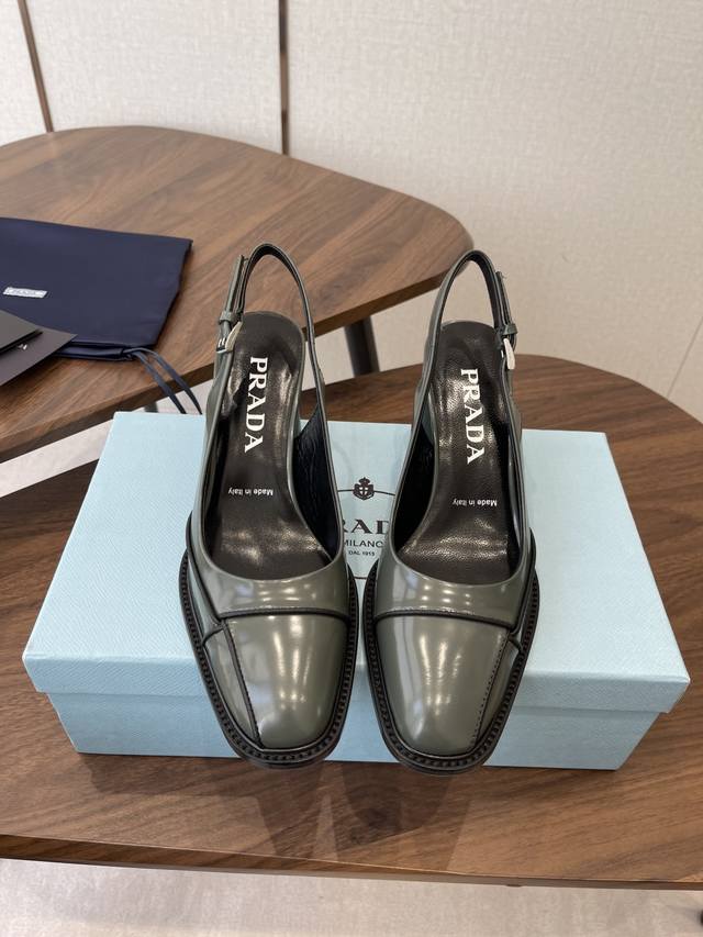 后空 单鞋Prada普拉达2026Vs早春走秀爆款时装单鞋系列 DDD Prada春夏T台走秀网红同款＂造梦不夜城＂，Prada能在重要场合上用得上了，小清新风