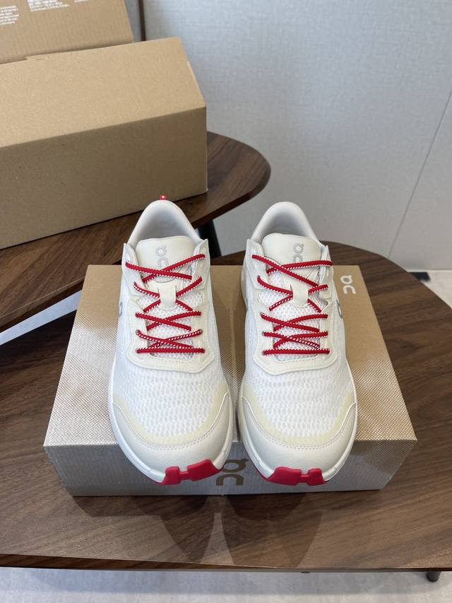 Cloudmonster Void 网眼小怪兽 舒适透气百搭 缓震防滑耐磨 休闲运动跑步鞋！ DDD 基于该款 On 经典的 Cloudmonster Void