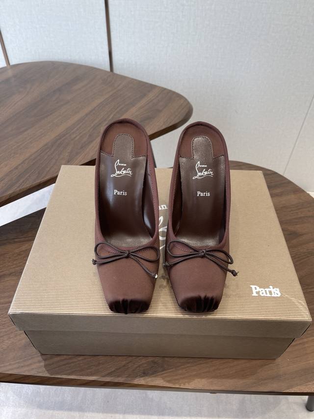 Christian Louboutin 春夏新款时装走秀芭蕾蝴蝶结高跟单鞋 DDD Cl红底永远的Yyds 红底高跟 DDD 新款红底芭蕾高跟鞋 没什么好说的