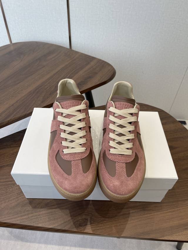 男款10Maisonmargiela Mm6 马吉拉 厚底 德训鞋 休闲 运动鞋 DDD 原版购入开发 做货 鬼才设计师品牌，一个轻奢品牌 这一款德国训练鞋延续