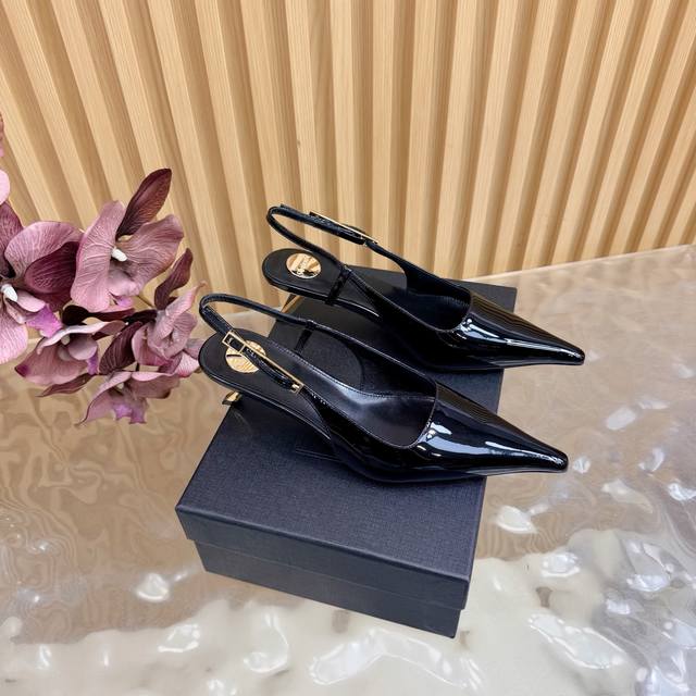 Saint Laurent 圣罗兰Lee金属细跟 尖头高跟鞋Ysl姐姐的美丽尤物高跟鞋 DDD DDD 又是人间圣罗兰 Rose同款的高跟鞋化很好修饰脚型，奢华