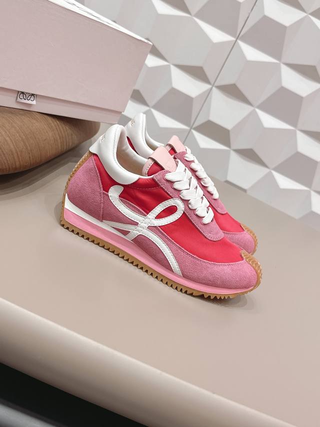 出厂: 情侣 独家顶级版本 长期做货 DDD Loewe罗意威德2026Vs四季经典情侣德训休闲系列 DDD 情侣拼色德训鞋 DDD 全网最快购入原版开发，穿几