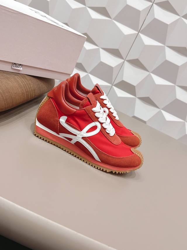 出厂: 情侣 独家顶级版本 长期做货 DDD Loewe罗意威德2026Vs四季经典情侣德训休闲系列 DDD 情侣拼色德训鞋 DDD 全网最快购入原版开发，穿几