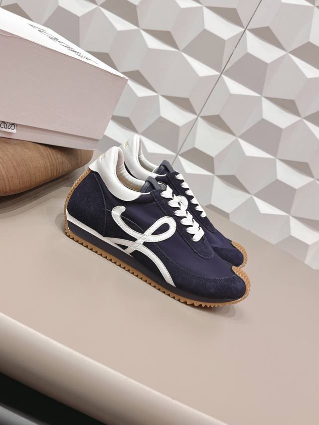 出厂: 情侣 独家顶级版本 长期做货 DDD Loewe罗意威德2026Vs四季经典情侣德训休闲系列 DDD 情侣拼色德训鞋 DDD 全网最快购入原版开发，穿几