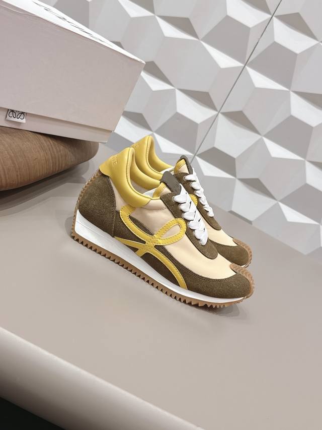 出厂: 情侣 独家顶级版本 长期做货 DDD Loewe罗意威德2026Vs四季经典情侣德训休闲系列 DDD 情侣拼色德训鞋 DDD 全网最快购入原版开发，穿几