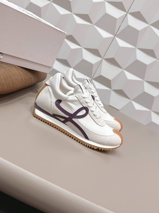 出厂: 情侣 独家顶级版本 长期做货 DDD Loewe罗意威德2026Vs四季经典情侣德训休闲系列 DDD 情侣拼色德训鞋 DDD 全网最快购入原版开发，穿几