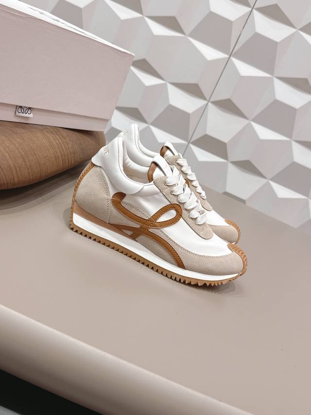 出厂: 情侣 独家顶级版本 长期做货 DDD Loewe罗意威德2026Vs四季经典情侣德训休闲系列 DDD 情侣拼色德训鞋 DDD 全网最快购入原版开发，穿几