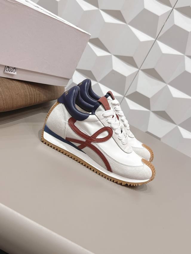 出厂: 情侣 独家顶级版本 长期做货 DDD Loewe罗意威德2026Vs四季经典情侣德训休闲系列 DDD 情侣拼色德训鞋 DDD 全网最快购入原版开发，穿几