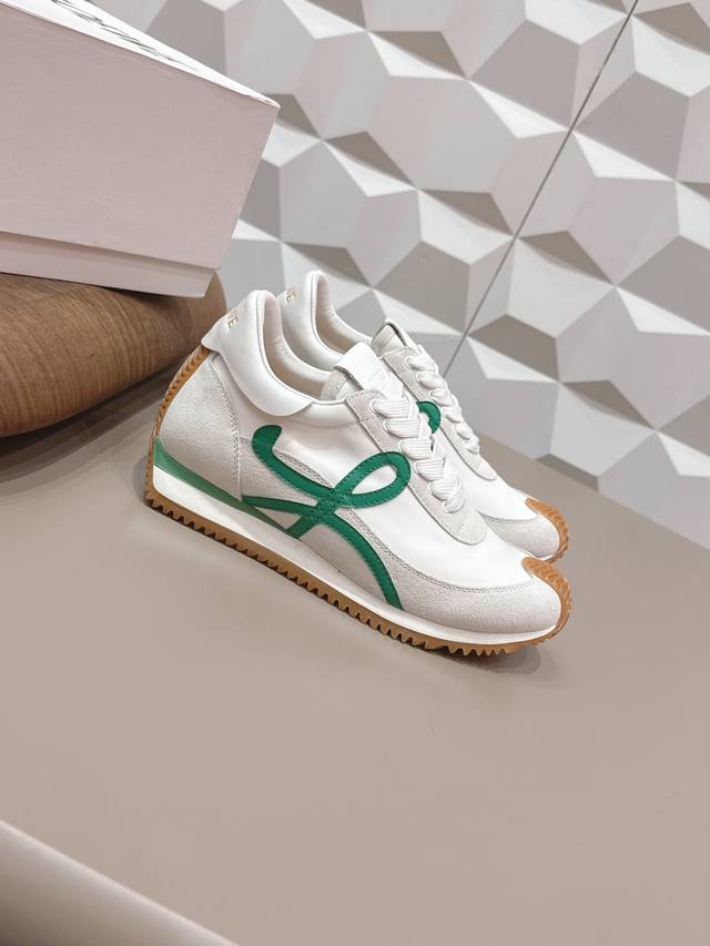 出厂: 情侣 独家顶级版本 长期做货 DDD Loewe罗意威德2026Vs四季经典情侣德训休闲系列 DDD 情侣拼色德训鞋 DDD 全网最快购入原版开发，穿几