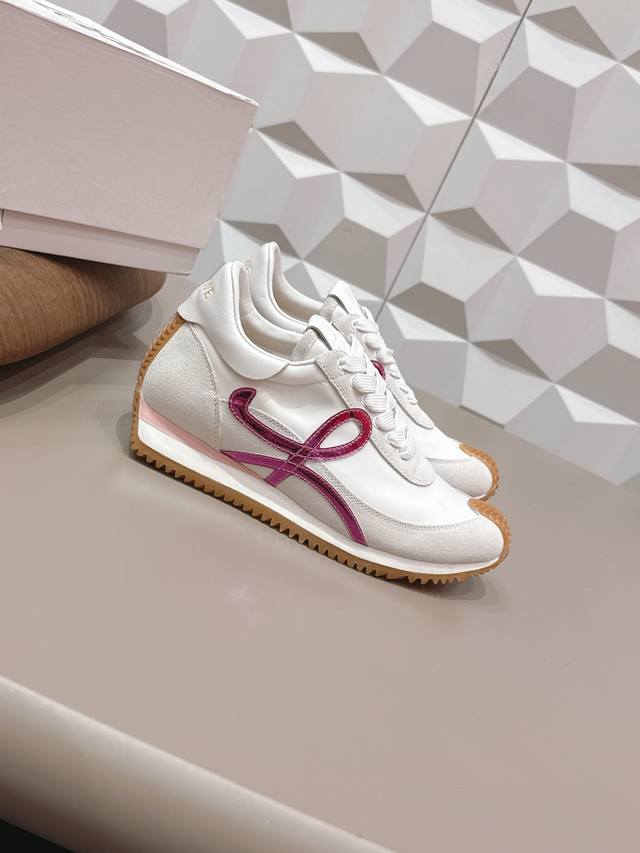 出厂: 情侣 独家顶级版本 长期做货 DDD Loewe罗意威德2026Vs四季经典情侣德训休闲系列 DDD 情侣拼色德训鞋 DDD 全网最快购入原版开发，穿几