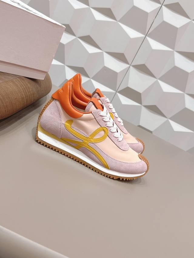 出厂: 情侣 独家顶级版本 长期做货 DDD Loewe罗意威德2026Vs四季经典情侣德训休闲系列 DDD 情侣拼色德训鞋 DDD 全网最快购入原版开发，穿几