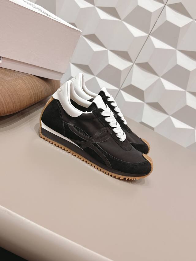 出厂: 情侣 独家顶级版本 长期做货 DDD Loewe罗意威德2026Vs四季经典情侣德训休闲系列 DDD 情侣拼色德训鞋 DDD 全网最快购入原版开发，穿几