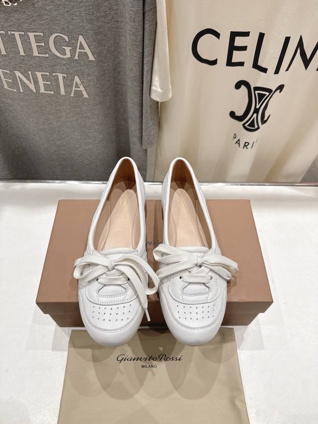 高版本出厂 DDD Gianvito Rossi 吉安维托 罗西F039 26Ss春夏新款玛丽珍平底鞋单鞋芭蕾舞鞋～ DDD 顶级版本～原版开发楦型 秀气有型