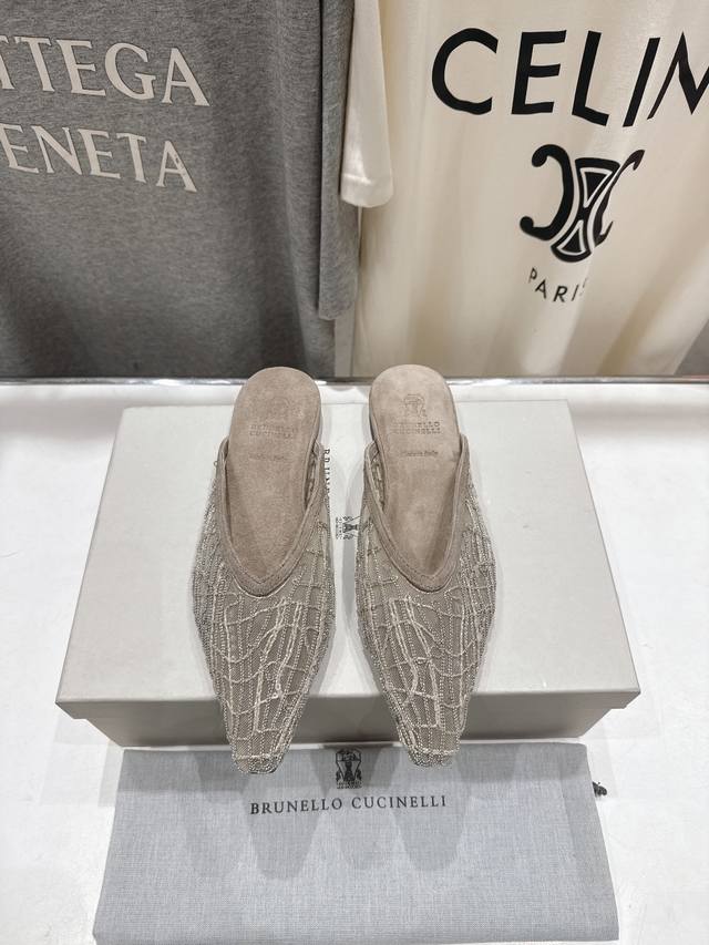 高版本出厂 DDD Brunello Cucinelli 新款Bc尖头时装鞋平底鞋半包拖鞋穆勒鞋 DDD Bc是意大利知名品牌，极简主义风格，复古又高级！简约又