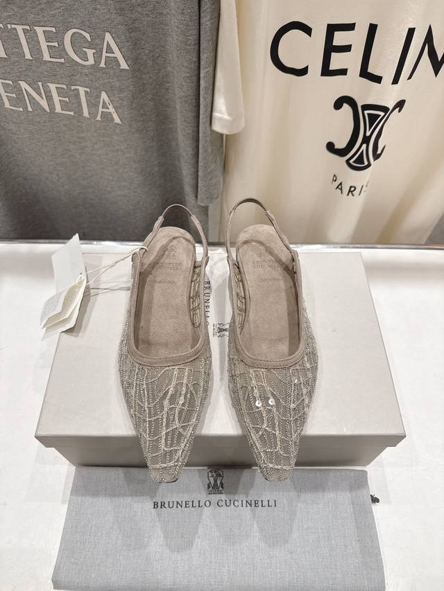 高版本出厂 DDD Brunello Cucinelli 新款Bc尖头时装鞋平底鞋凉鞋穆勒鞋 DDD Bc是意大利知名品牌，极简主义风格，复古又高级！简约又大气