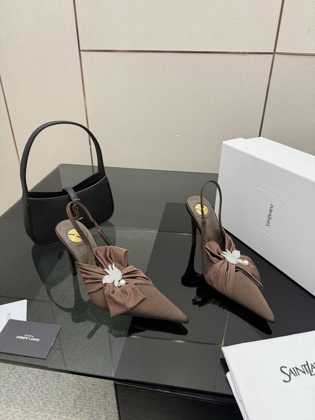 顶级版本 DDD Saint Laurent 圣罗兰蝴蝶结凉鞋尖头高跟鞋Ysl姐姐的美丽尤物高跟鞋 又是人间圣罗兰 Rose同款的高跟鞋化很好修饰脚型，奢华金属