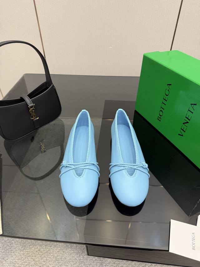 Bv Rosa 芭蕾舞鞋 咖啡色 DDD 小羊皮 圆皮花边 镶嵌鞋口 单鞋系列 DDD 平底设计 柔软舒适 内置垫脚 云朵般舒适 DDD 手工编织花边 镶嵌鞋口