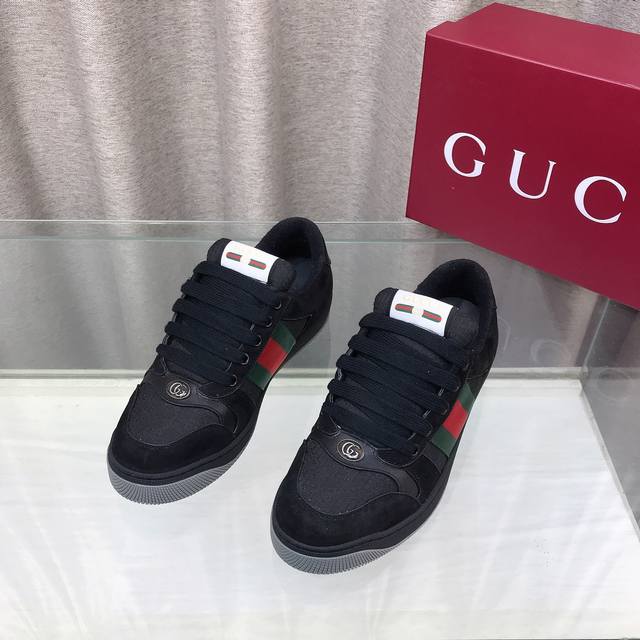 男 Gucci 升级版 情侣款 DDD 2026早春新款 Gg系列做旧休闲小脏鞋走秀款 DDD Zp开发纯原版本 原版工艺，金属双G水晶圆柱形标 Gucci原版