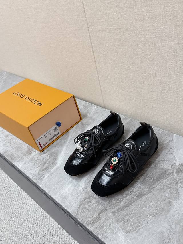 Louis Vuitton路易威登驴牌春夏Sneakerina系列 芭蕾运动鞋 德训鞋 平底鞋 原版三对购入开发完美复刻Sneakerina 芭蕾风运动鞋以丝滑