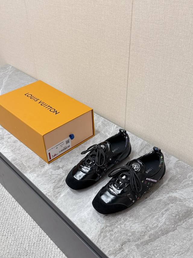 Louis Vuitton路易威登驴牌春夏Sneakerina系列 芭蕾运动鞋 德训鞋 平底鞋 原版三对购入开发完美复刻Sneakerina 芭蕾风运动鞋以丝滑