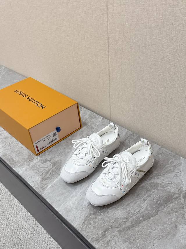 Louis Vuitton路易威登驴牌春夏Sneakerina系列 芭蕾运动鞋 德训鞋 平底鞋 原版三对购入开发完美复刻Sneakerina 芭蕾风运动鞋以丝滑